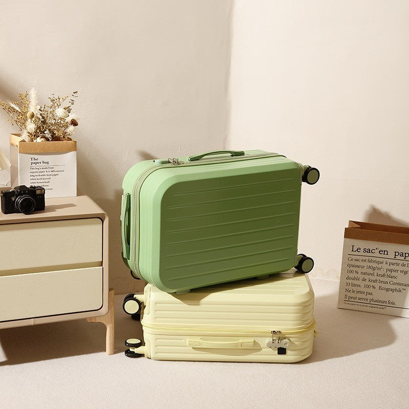 Multi Functional Luggage With Swivel Wheels for Travel Boarding